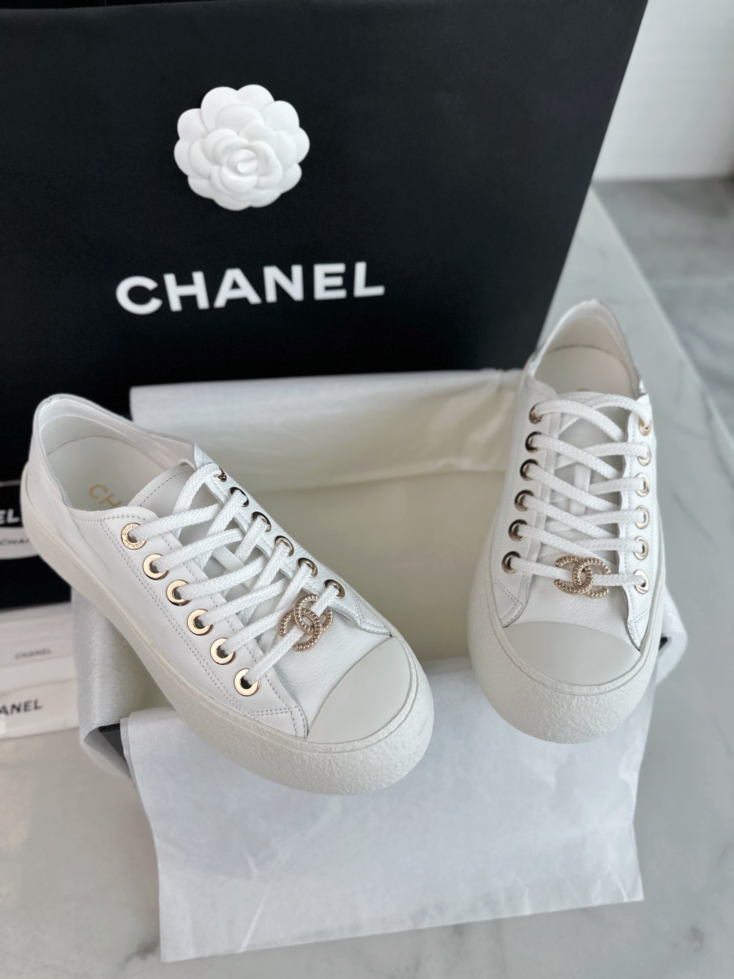 Exclusivo barato
 Chanel Sapatos Tênis Branco Tops Baixos