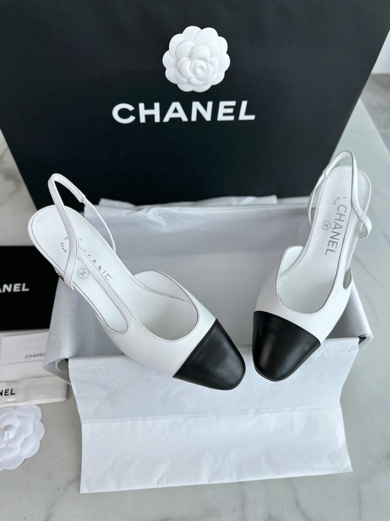 Réplica Brasil
 Chanel Sapatos Bombas de Salto Alto Preto Branco