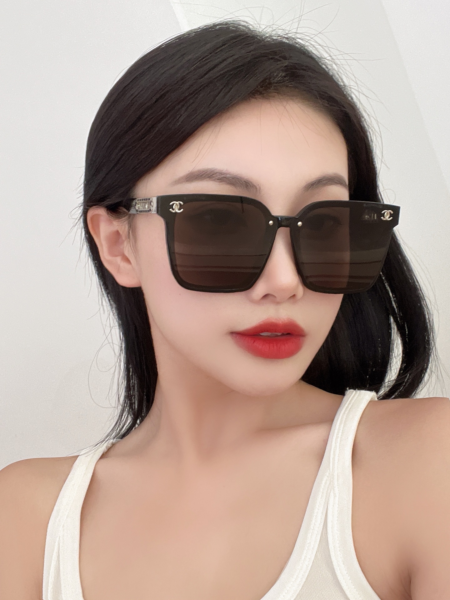  Chane*香奶奶
Mod：7125
Size：65-14-145.
大框编制小羊皮镜腿
上脸 富家千