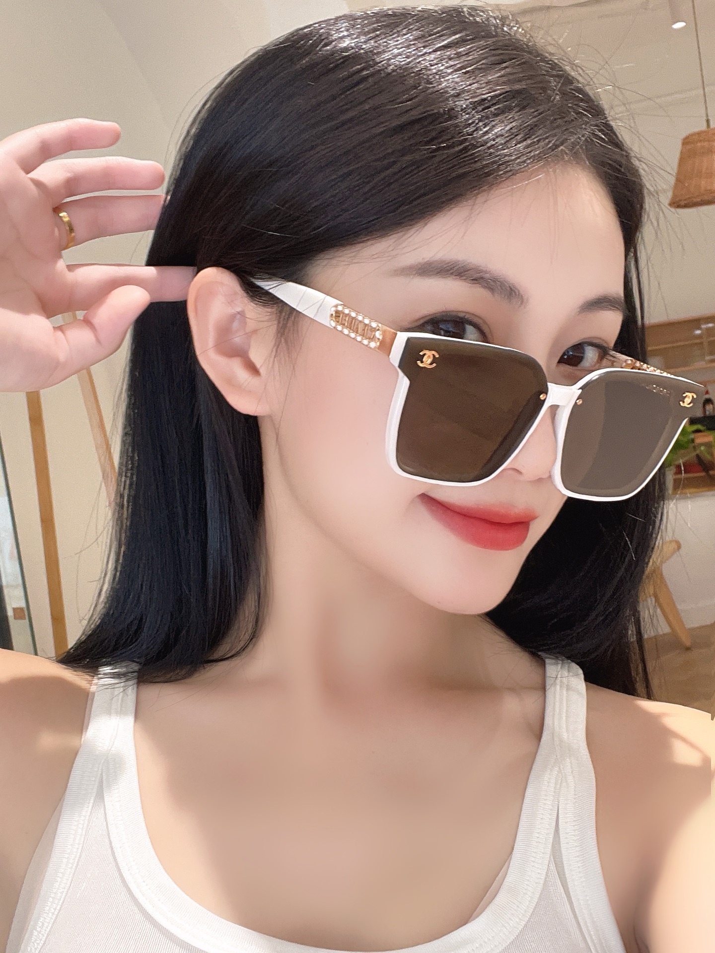  Chane*香奶奶
Mod：7125
Size：65-14-145.
大框编制小羊皮镜腿
上脸 富家千