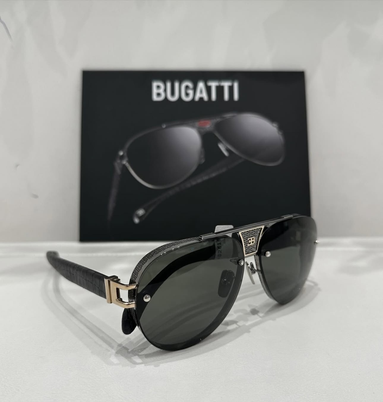  BUGATT
布加迪Bugatti-太阳镜上线咯
MODEL：05，SIZE62-13-147.
Bu