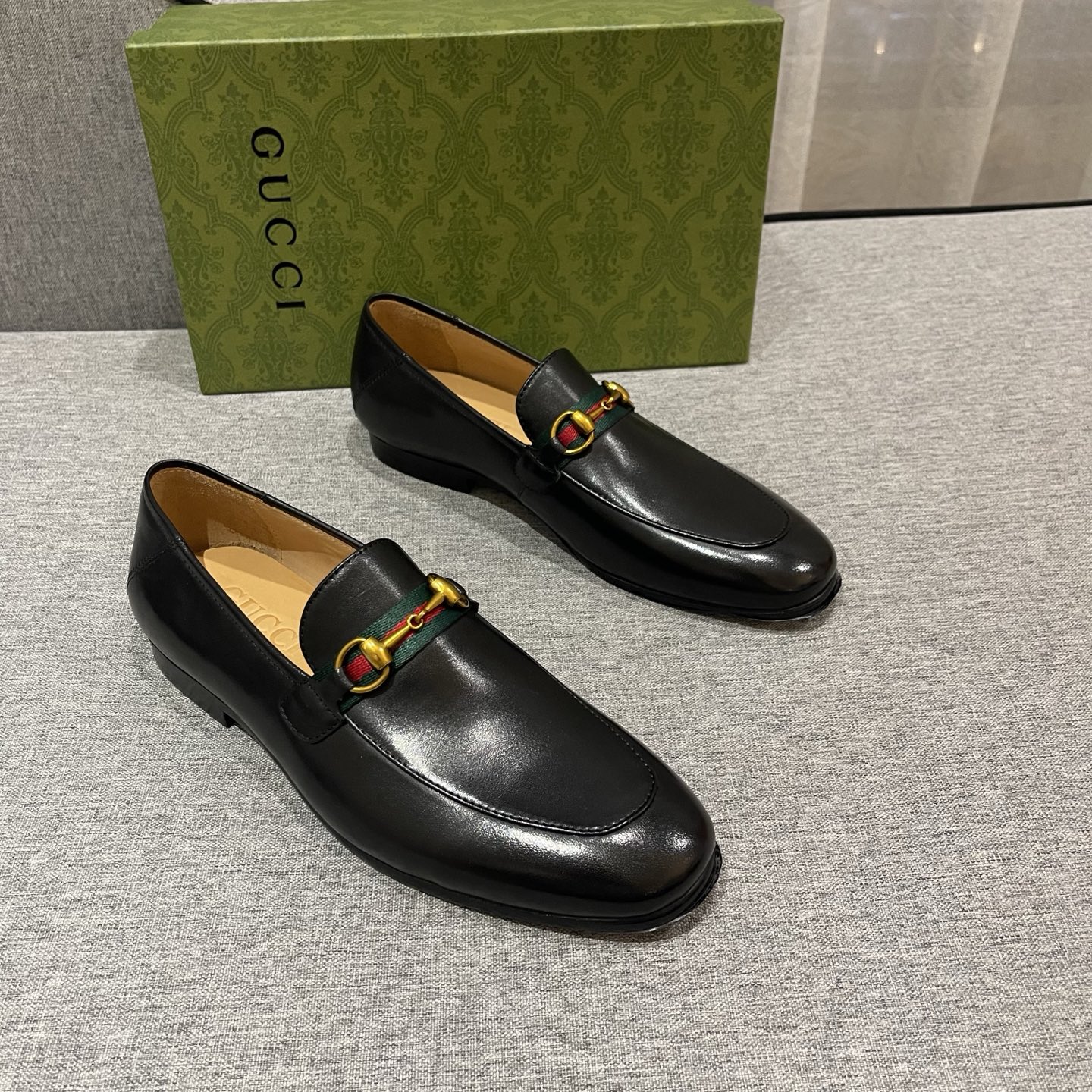 Gucci Men's Black Leather Horsebit Loafers - Classic Style, Ultimate Comfort 3 i1740995303585 4840 0 1