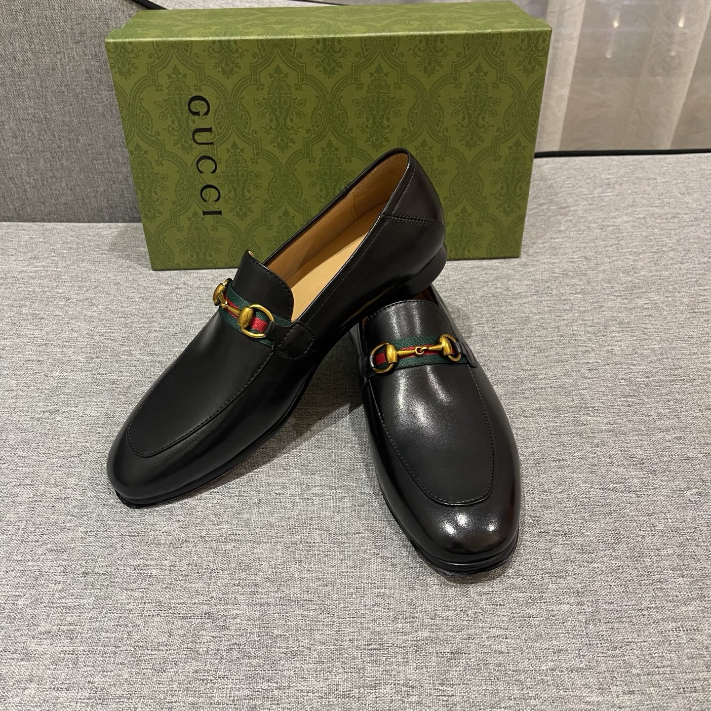 Gucci Men's Black Leather Horsebit Loafers - Classic Style, Ultimate Comfort 5 i1740995303641 6836 0 3