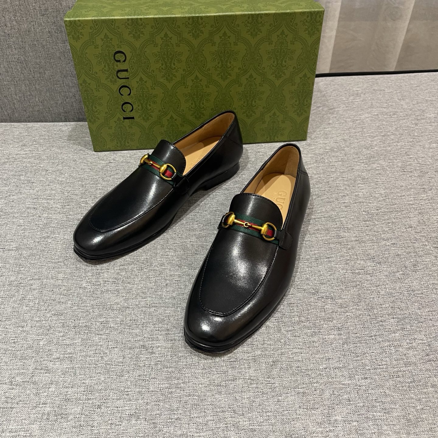 Gucci Men's Black Leather Horsebit Loafers - Classic Style, Ultimate Comfort 4 i1740995303677 3677 0 2