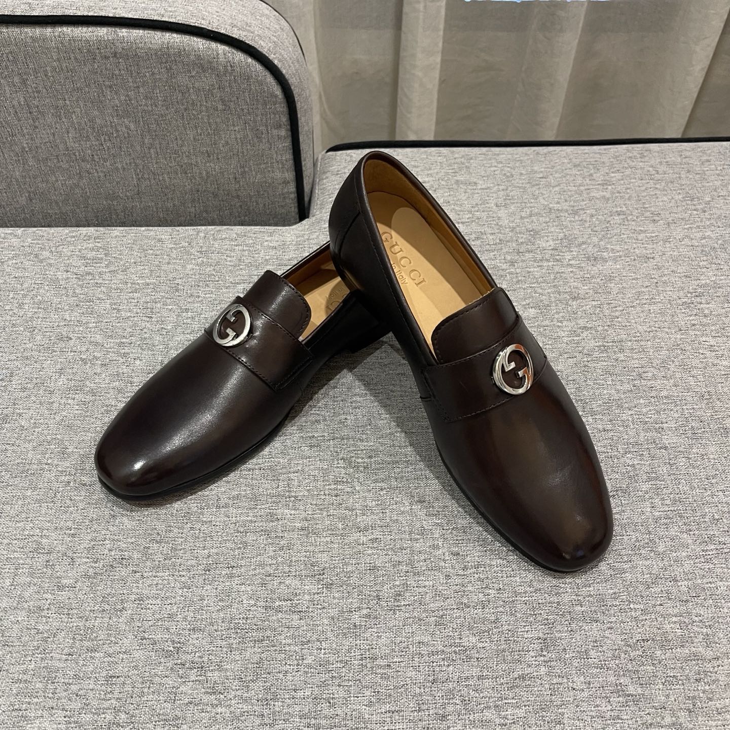 Gucci Men's Leather Loafers with Interlocking G - Comfortable & Stylish 4 i1740995571465 3995 0 2