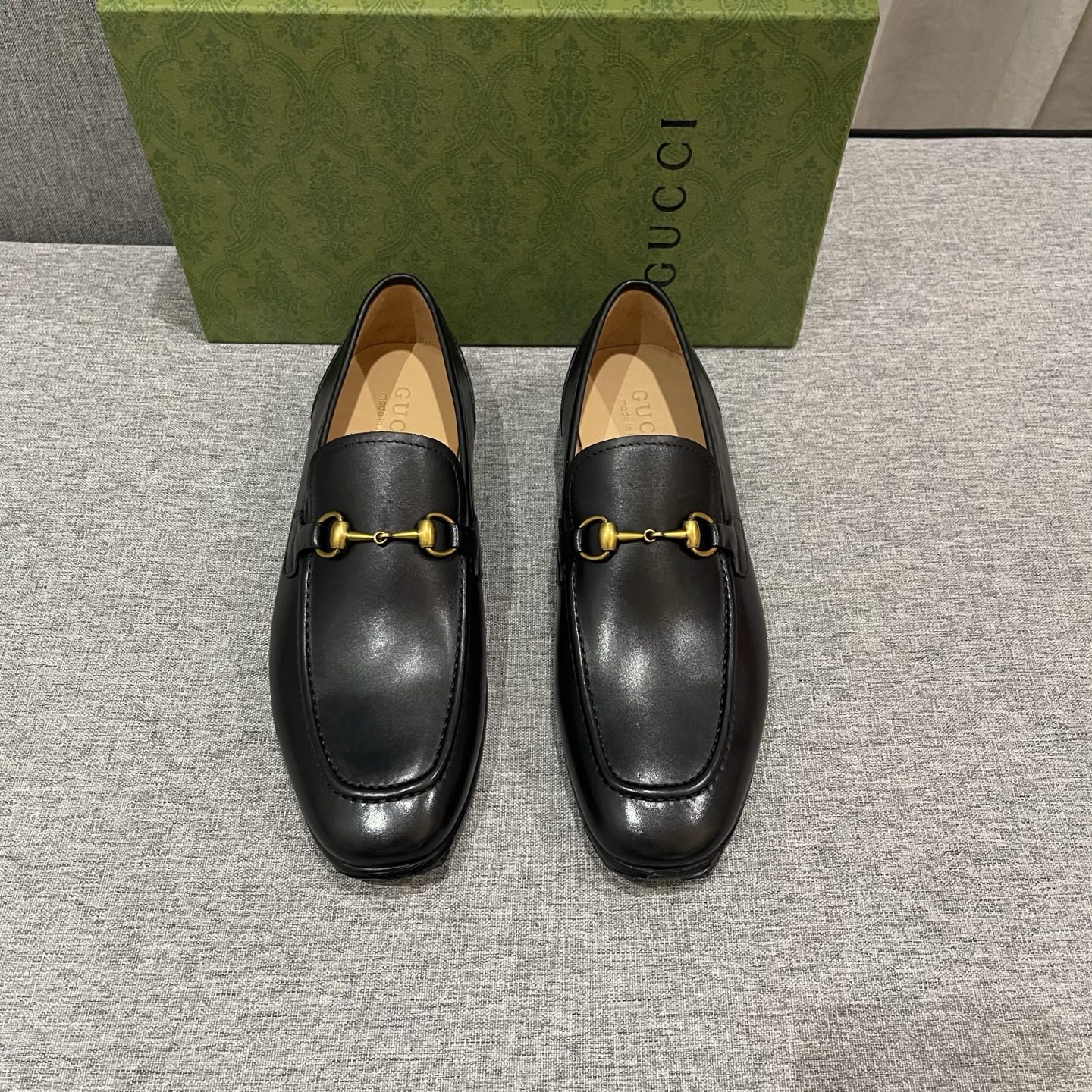 Gucci Men's Black Leather Horsebit Loafers Comfortable & Stylish Shoes 2 i1740995916075 2407 0 0