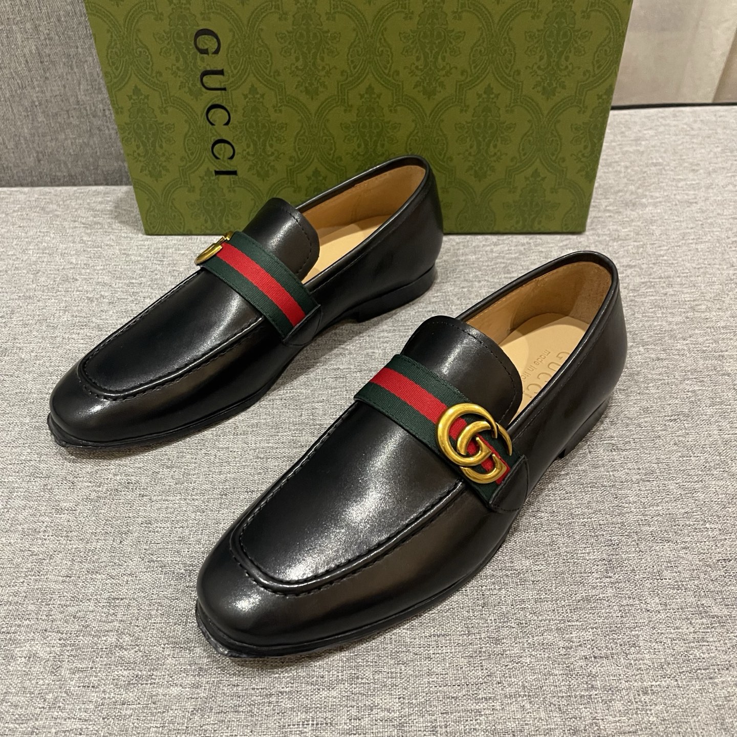 Gucci Men's Black Leather Loafers with Signature Web and Interlocking G 3 i1740995993610 1054 0 1