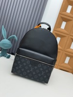LV LOUIS VUITTON 💰 La capa de cabeza de cabeza superior réplica original M31033 Black Flower Discovery está hecha de cuero de sombra de monograma, que representa letras del VI y flores de monograma en técnicas de estampado e impresión. El espacioso bolsillo delantero, el bolsillo lateral abierto y el bolsillo interno del parche lo convierten en una excelente opción para los viajes diarios. 29 x 38 x 20 cm (longitud x altura x ancho) 1 LV LOUIS VUITTON 💰 La capa de cabeza de cabeza superior réplica original M31033 Black Flower Discovery está hecha de cuero de sombra de monograma, que representa letras del VI y flores de monograma en técnicas de estampado e impresión. El espacioso bolsillo delantero, el bolsillo lateral abierto y el bolsillo interno del parche lo convierten en una excelente opción para los viajes diarios. 29 x 38 x 20 cm (longitud x altura x ancho)