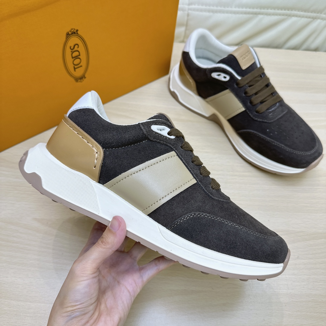 190Tods Men's Casual SneakersLa zapatilla deportiva TOD'S es una llamativa novedad, con una suela de