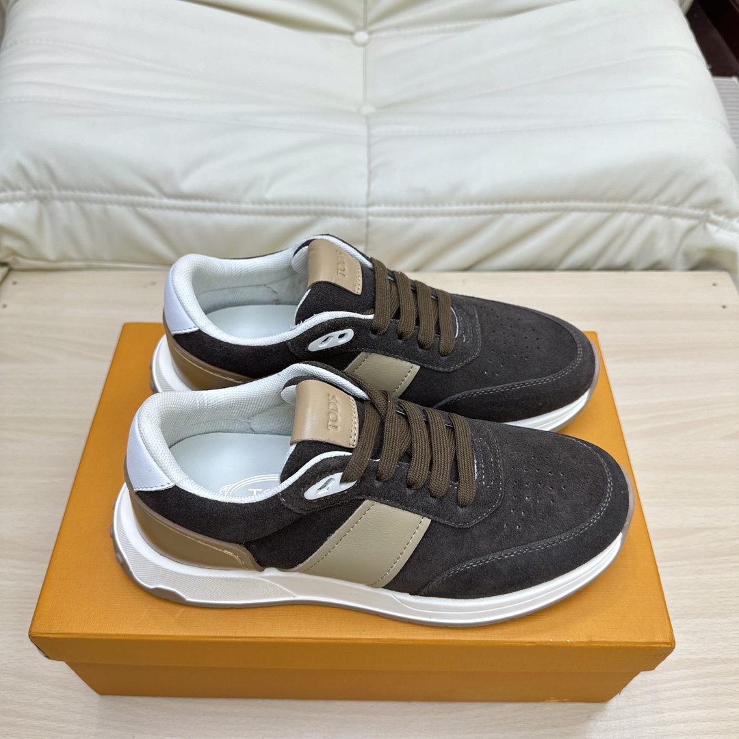 190Tods Men's Casual SneakersLa zapatilla deportiva TOD'S es una llamativa novedad, con una suela de