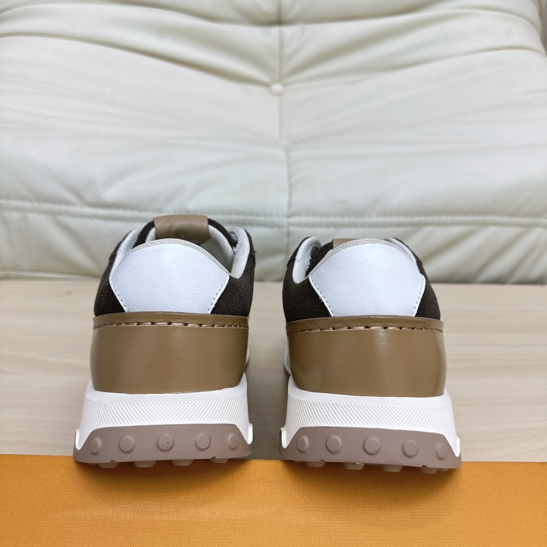 190Tods Men's Casual SneakersLa zapatilla deportiva TOD'S es una llamativa novedad, con una suela de