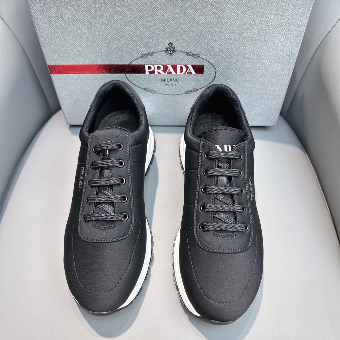 Prada Zapatos Zapatillas deportivas Empalme Hombres Caucho Colección primavera – verano Fashion Pantalones deportivos