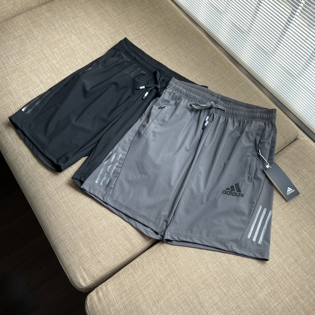 💰90
Adidas阿迪达斯官网款冰丝透气运动休闲速干短裤
3M反光条设计➕永恒不变的经典logo和侧面三条缸➕经典阿迪达斯硅胶的logo
即有了运动的舒适又有了街头的休闲!!
可以适应任何场合!!
全联三标洗吊齐全
直筒裤型两侧三道缸设计,极具设计感的一款短裤
充分体现百年传承的经典三条缸
这款的独特之处在于它的特殊的三条缸设计!!
突破常规和人们对阿迪达斯的审美,两边三条缸的经典款中脱颖而出!
裤腿下是经典标志!,不会掉,收脚的设计让整条裤子充满活力!抢镜回头率百分之百!
小毛圈面料,不会起球,透气吸湿性好!!
松紧腰带便于调节腰围,实用方便!!
这款裤子立体剪裁 ,更能体现出身型,
经典款你们值得拥有
颜色:黑色 深灰色
裤长 腰围 臀围 脚口
M 44.5 65 49.5 26
L 46 67 52 27
XL 47.5 70 54 28
2XL 49 73 56 29
3XL 50.5 76 58 30
4XL 52 79 60 31
5XL 53 82 62 32
6XL 54 85 64 33
7XL 55 87 66 34