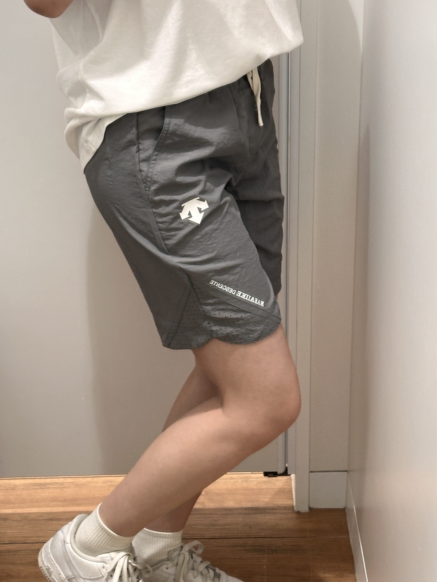 Alternative view of Shorts 02613