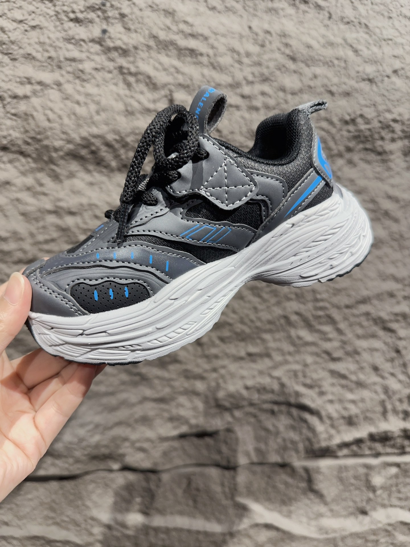 图片[6]-BALENCIAGA INS 16XL 巴黎世家厚底增高鞋老爹鞋 16XL复古休闲百搭鞋 系带方式： 系带+内侧魔术贴 号码：26-37-选品中心