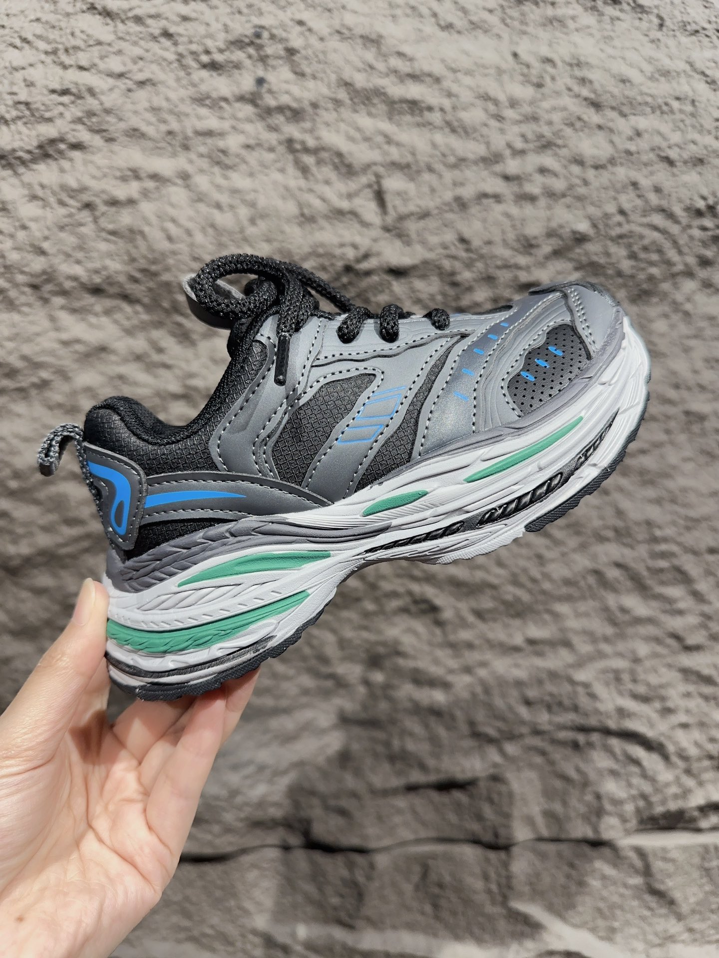 图片[4]-BALENCIAGA INS 16XL 巴黎世家厚底增高鞋老爹鞋 16XL复古休闲百搭鞋 系带方式： 系带+内侧魔术贴 号码：26-37-选品中心