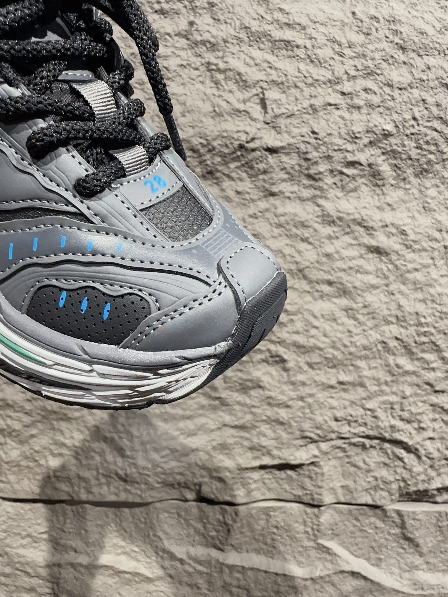 图片[5]-BALENCIAGA INS 16XL 巴黎世家厚底增高鞋老爹鞋 16XL复古休闲百搭鞋 系带方式： 系带+内侧魔术贴 号码：26-37-选品中心