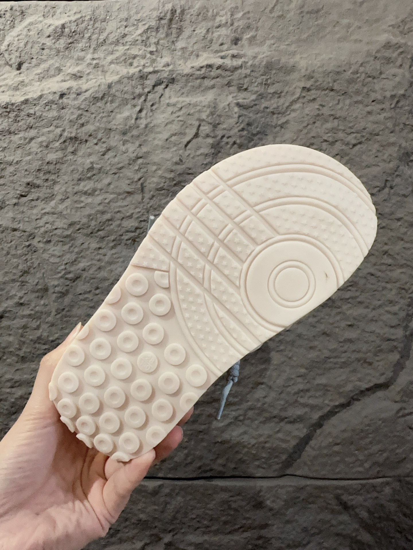 图片[8]-特价 OETZI 冰人奥兹丑萌帆布鞋童鞋 OETZI冰山果冻鞋厚底丑萌板鞋 系带方式：松紧带 号码：26-37-选品中心