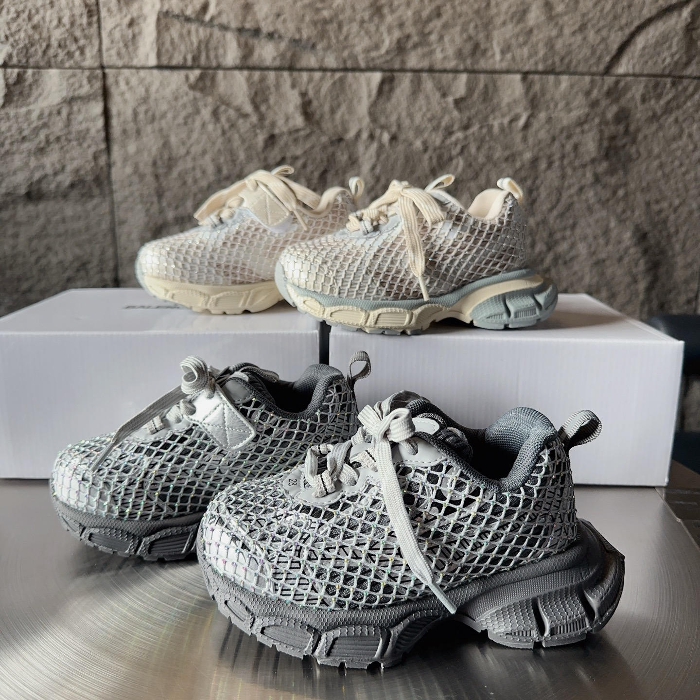 图片[2]-尺码表+集合图 BALENCIAGA 3XL水钻童鞋 巴黎世家厚底增高鞋3XL渔网水钻复古休闲百搭鞋 系带方式：系带+内侧魔术 26-37-选品中心