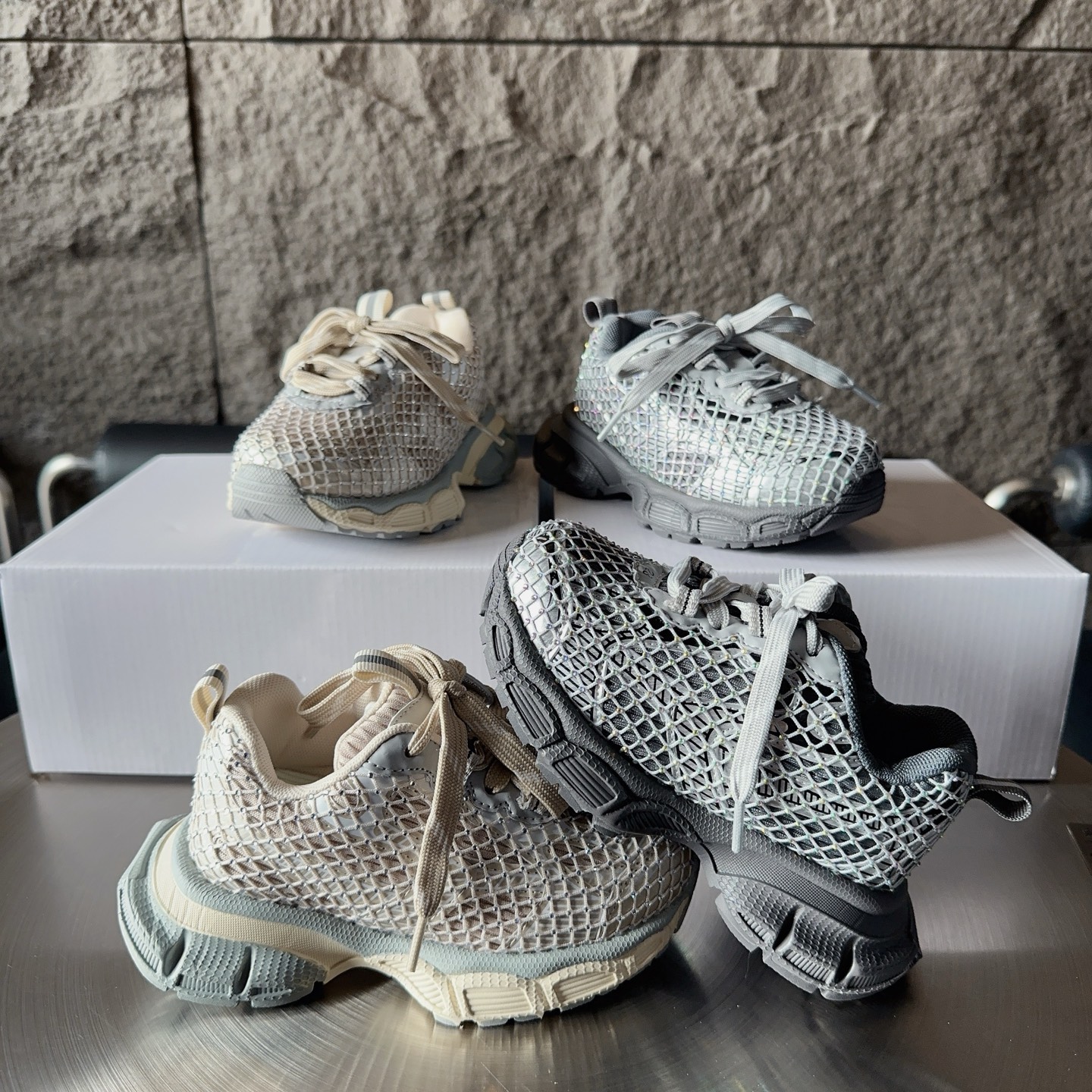 图片[4]-尺码表+集合图 BALENCIAGA 3XL水钻童鞋 巴黎世家厚底增高鞋3XL渔网水钻复古休闲百搭鞋 系带方式：系带+内侧魔术 26-37-选品中心