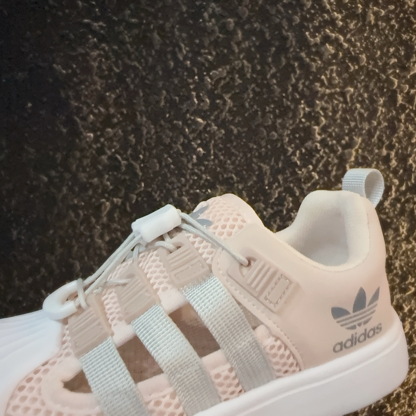 图片[9]-didas 贝壳头凉鞋 德训鞋童鞋 阿迪达斯贝壳头德训鞋童鞋 包头防撞凉鞋 系带方式：松紧扣 号码：26-37-选品中心