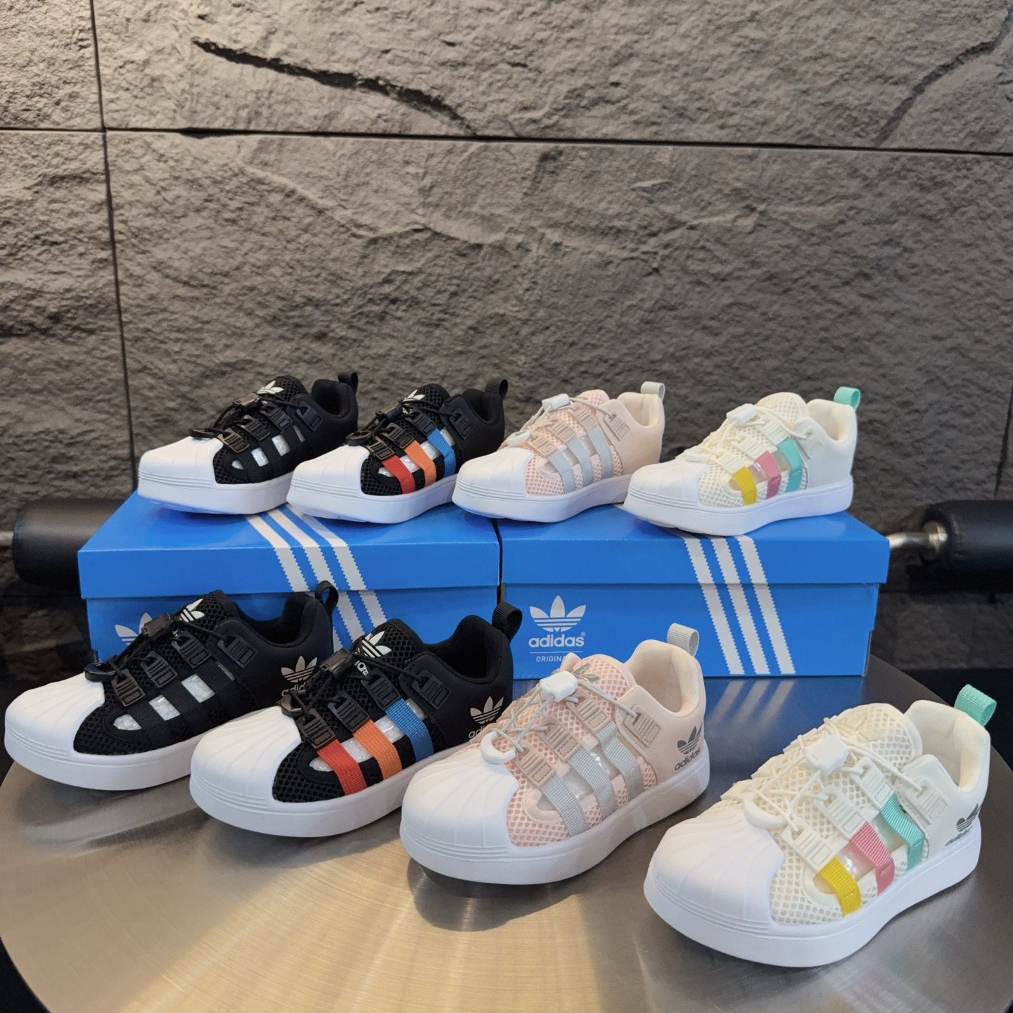 图片[2]-尺码表+集合图～～ didas 贝壳头凉鞋 德训鞋童鞋 阿迪达斯贝壳头德训鞋童鞋 包头防撞凉鞋 系带方式：松紧扣 号码：26-37-选品中心