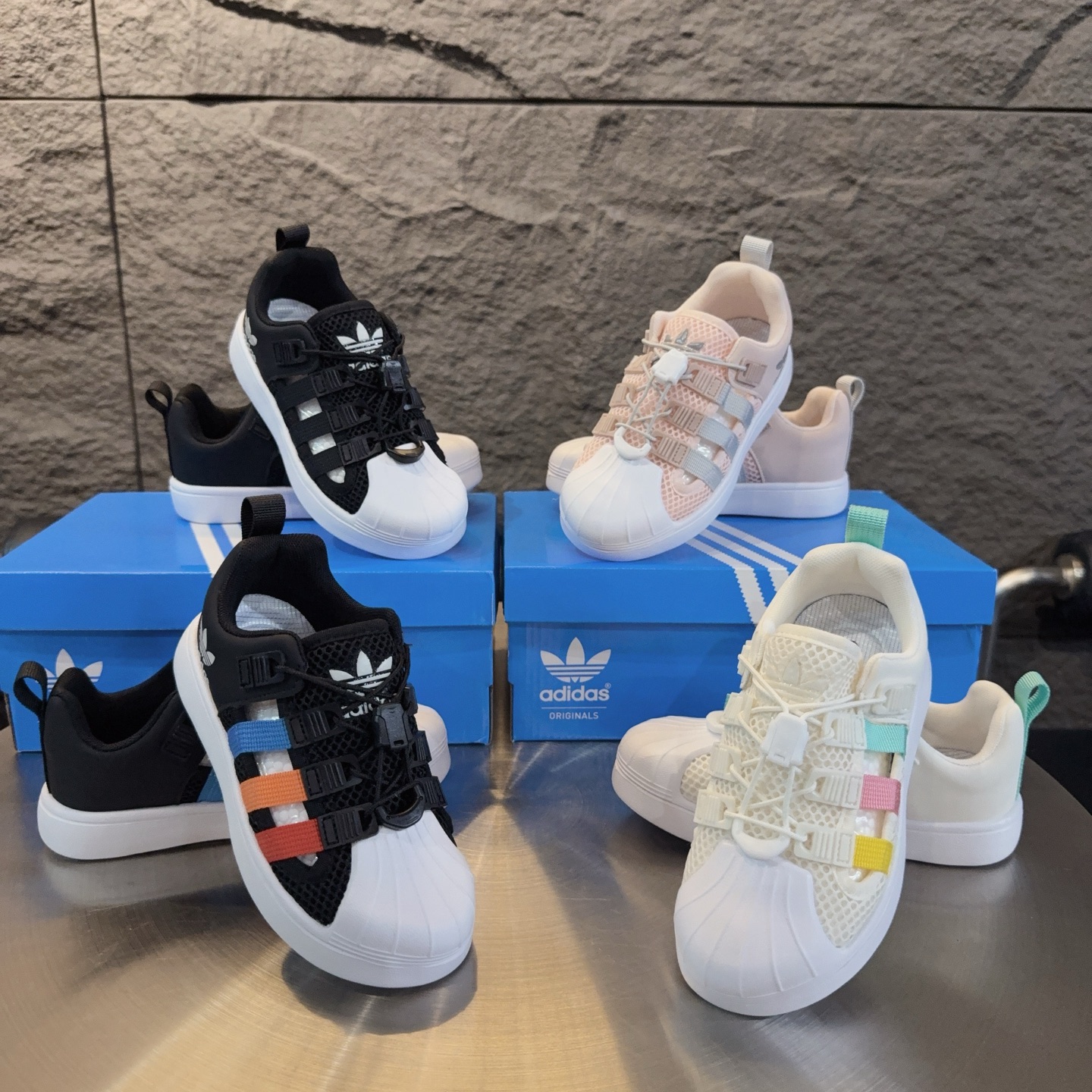 图片[4]-尺码表+集合图～～ didas 贝壳头凉鞋 德训鞋童鞋 阿迪达斯贝壳头德训鞋童鞋 包头防撞凉鞋 系带方式：松紧扣 号码：26-37-选品中心