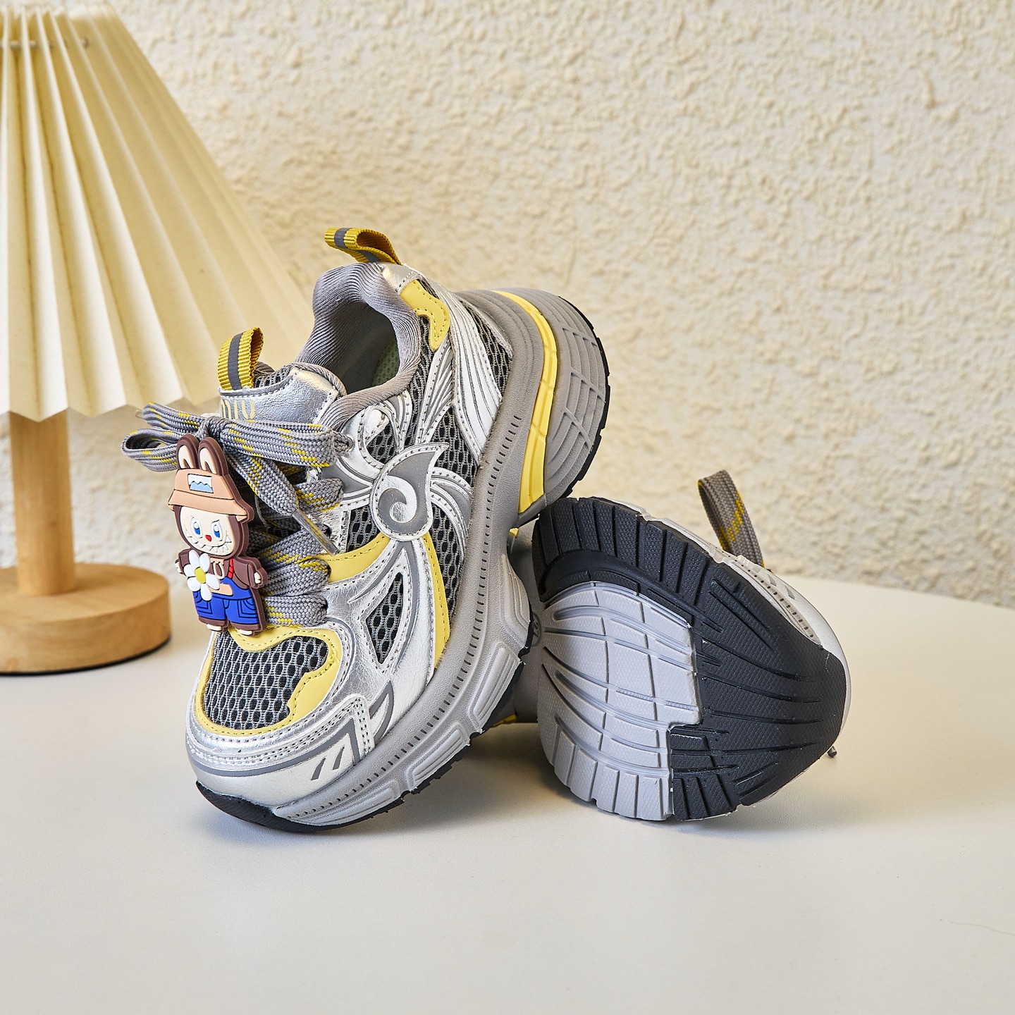 图片[4]-MIUMIU 拉布布童鞋26-37 MIUMIU 洋气挂件拉布布可爱风老爹鞋开学季学生透气休闲防滑运动鞋 系带方式：内侧魔术贴-选品中心