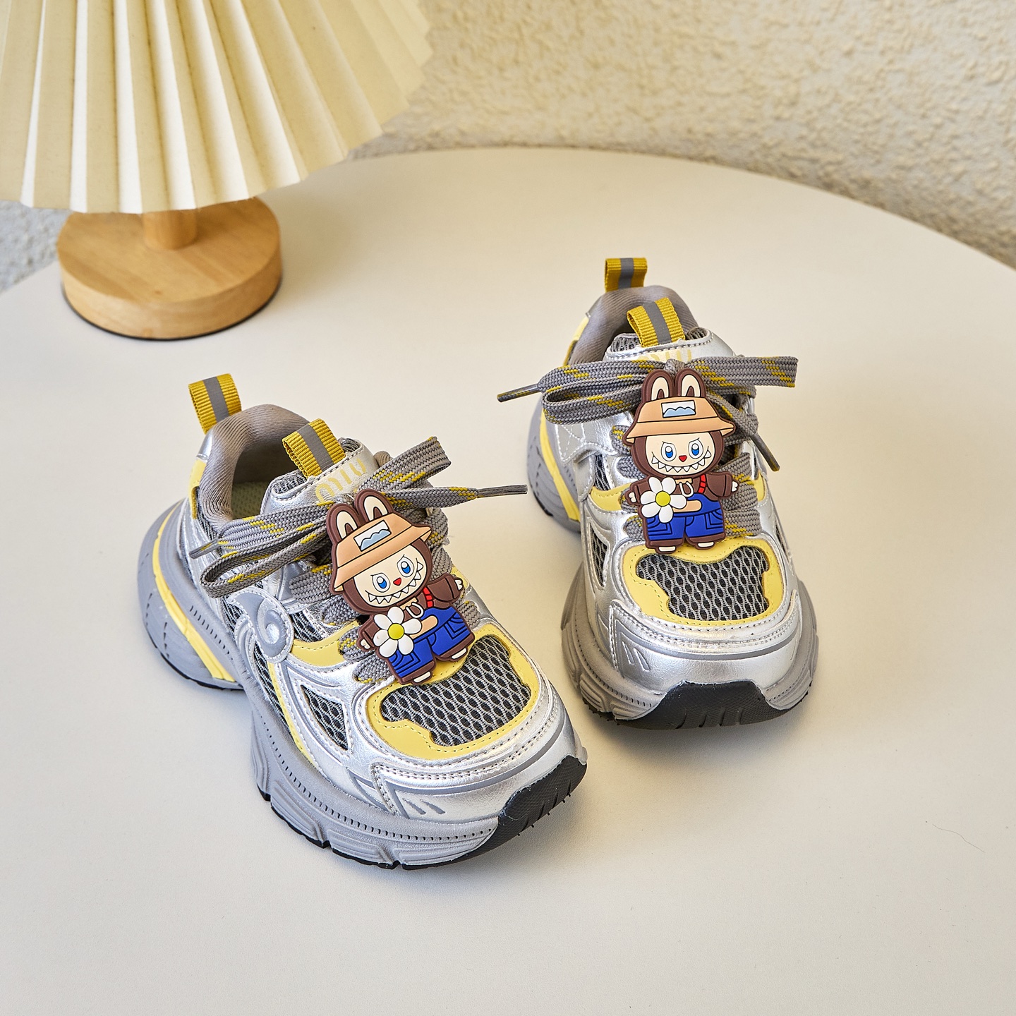 图片[5]-MIUMIU 拉布布童鞋26-37 MIUMIU 洋气挂件拉布布可爱风老爹鞋开学季学生透气休闲防滑运动鞋 系带方式：内侧魔术贴-选品中心