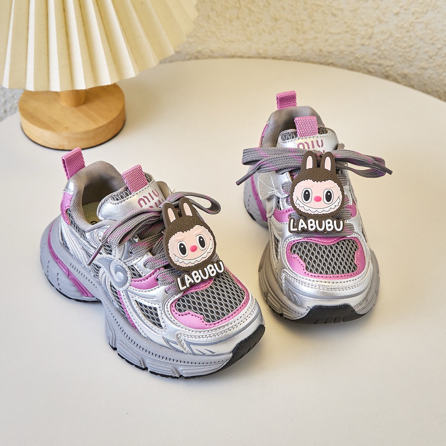 图片[2]-MIUMIU 拉布布童鞋26-37 MIUMIU 洋气挂件拉布布可爱风老爹鞋开学季学生透气休闲防滑运动鞋 系带方式：内侧魔术贴-选品中心