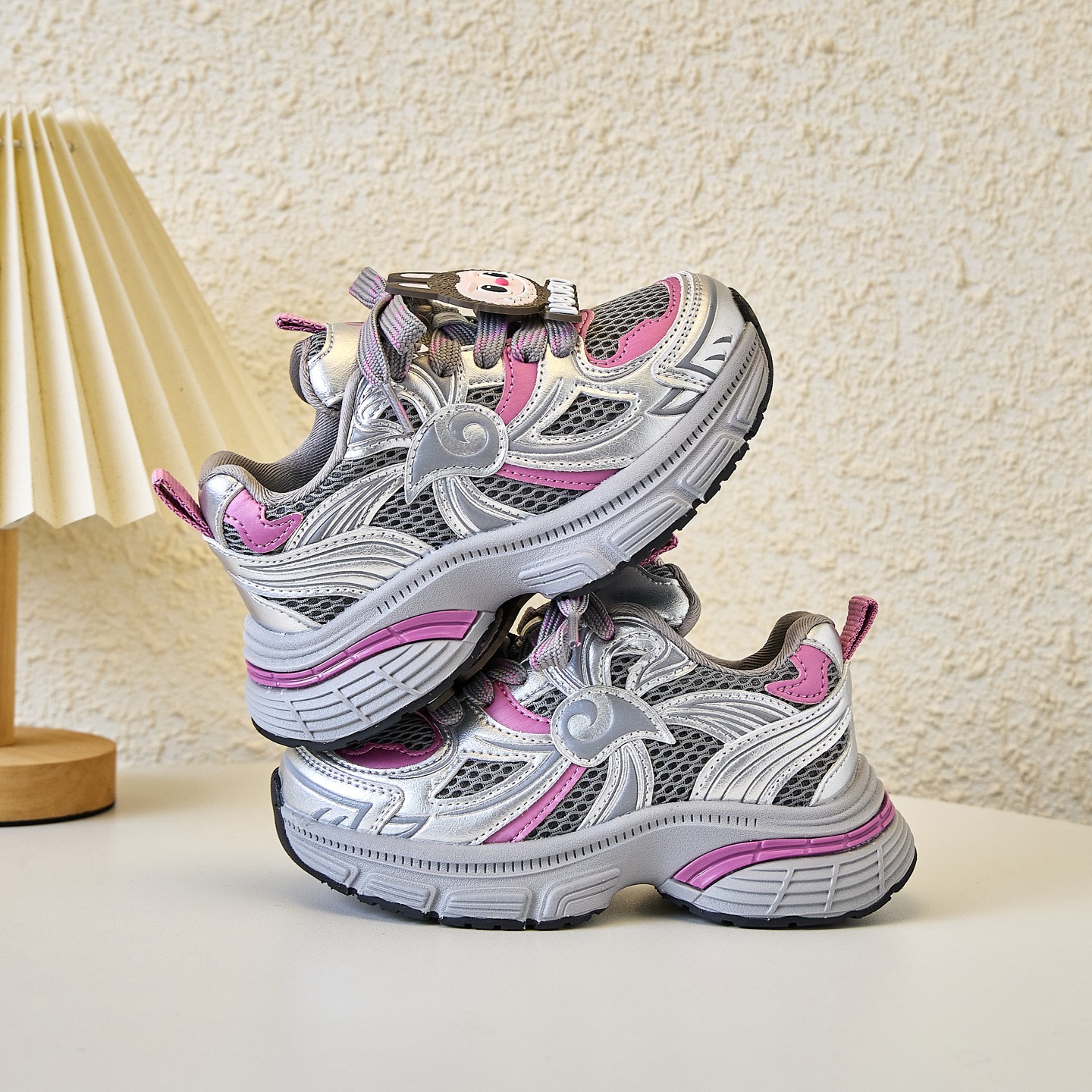 图片[5]-MIUMIU 拉布布童鞋26-37 MIUMIU 洋气挂件拉布布可爱风老爹鞋开学季学生透气休闲防滑运动鞋 系带方式：内侧魔术贴-选品中心