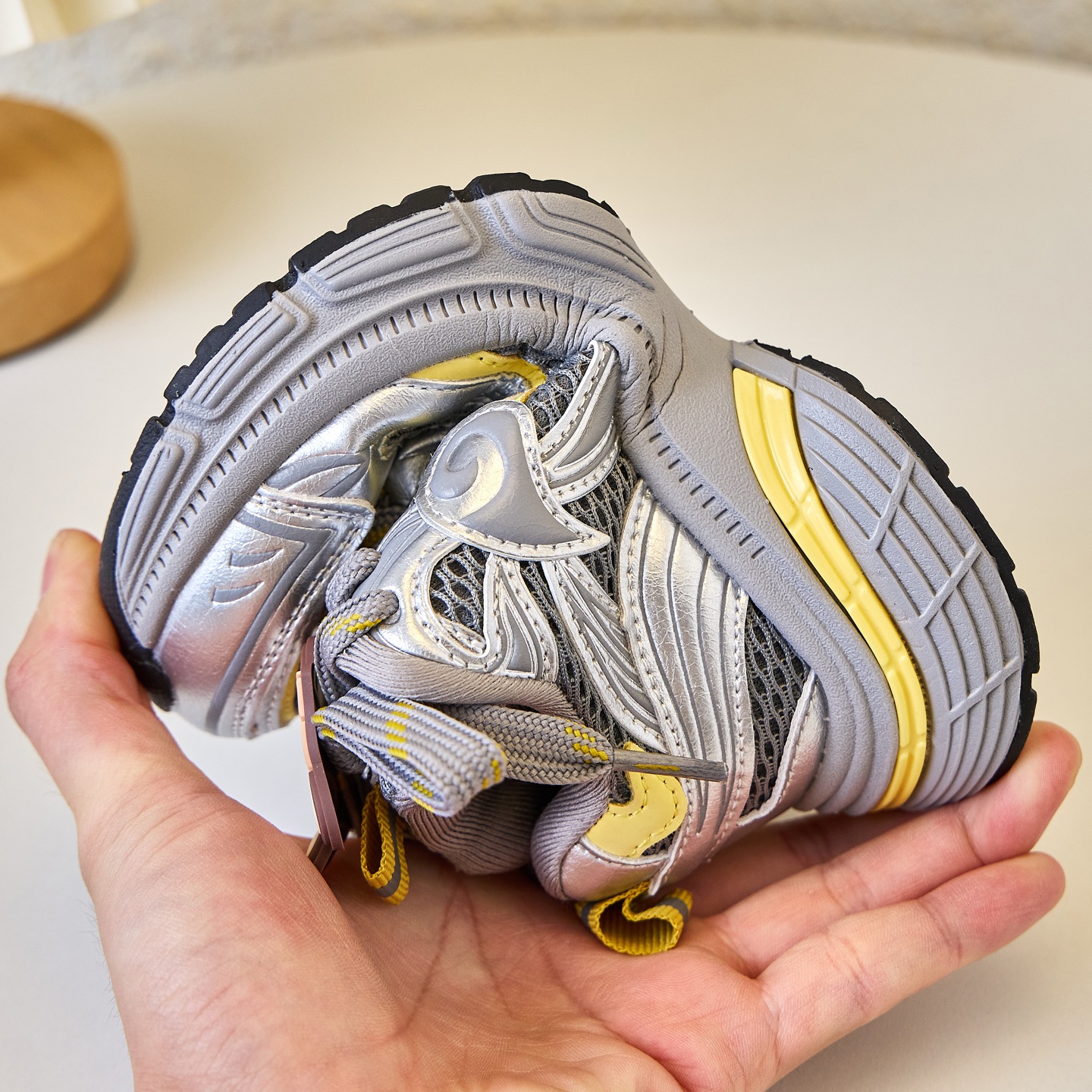 图片[3]-调MIUMIU 拉布布童鞋 MIUMIU 洋气挂件拉布布可爱风跑步鞋童鞋 MIUMIU老爹鞋开学季学生透气休闲防滑运动鞋 系带方式：内侧魔术贴 号码：26-37码 颜色：黄色，紫色-选品中心