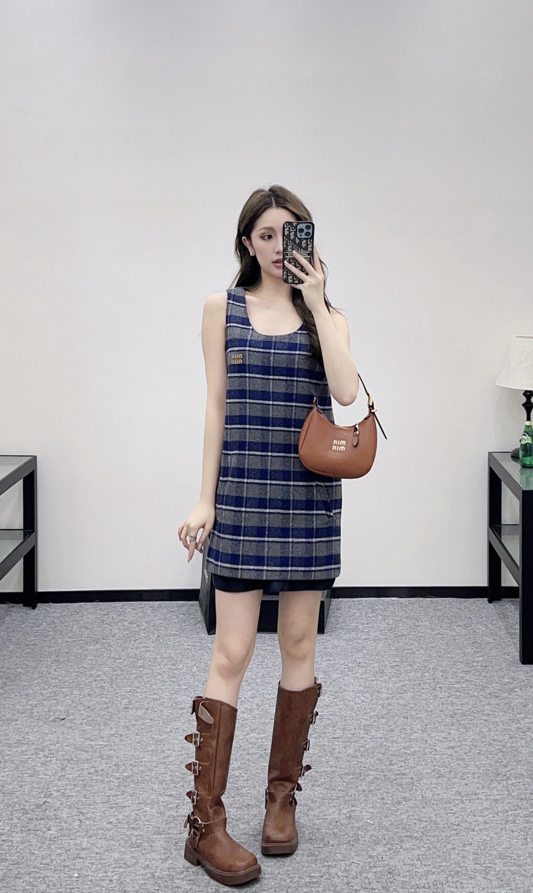 NO:683784,,,19860909,,,Women's clothing