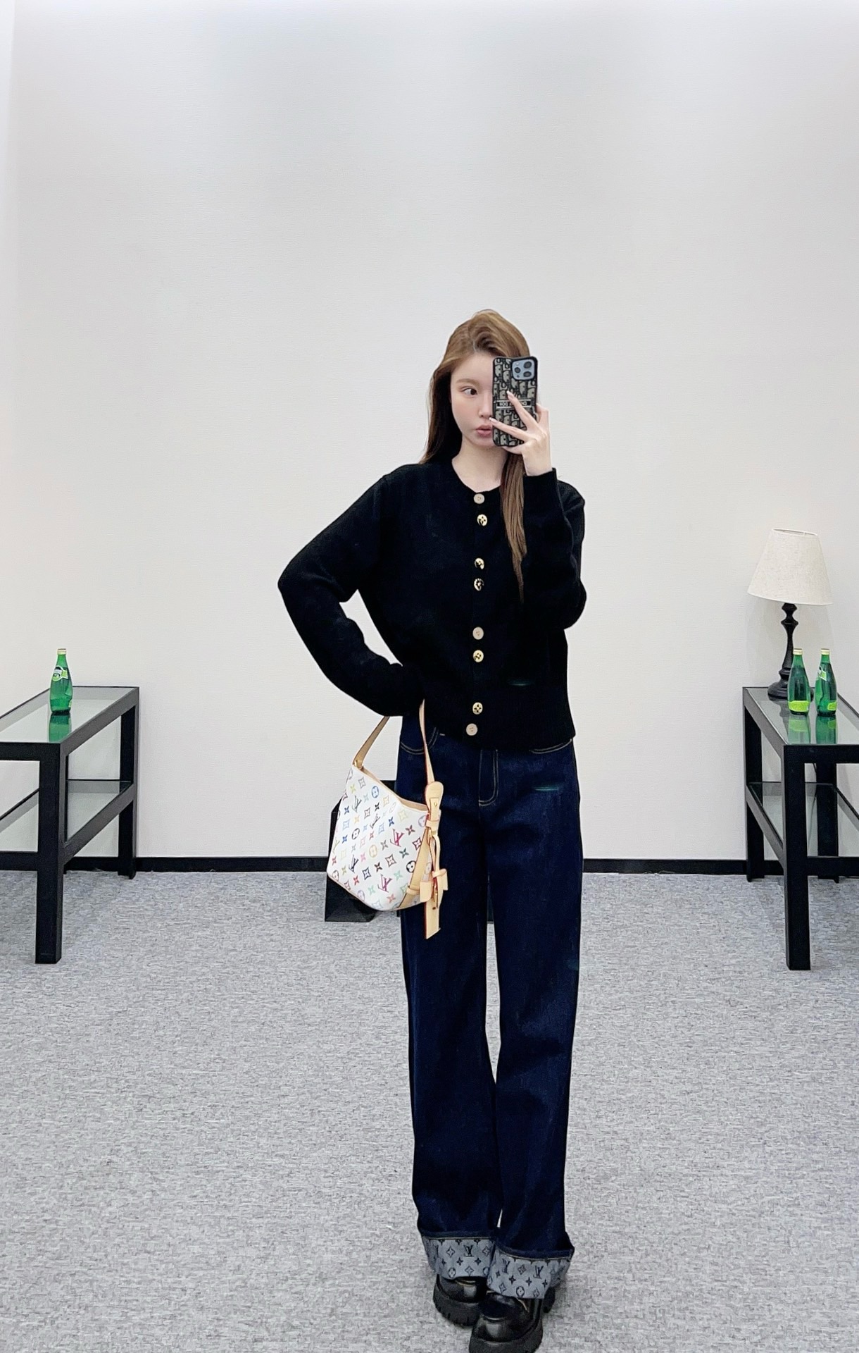 NO:697483,,,19860909,,,Women's clothing