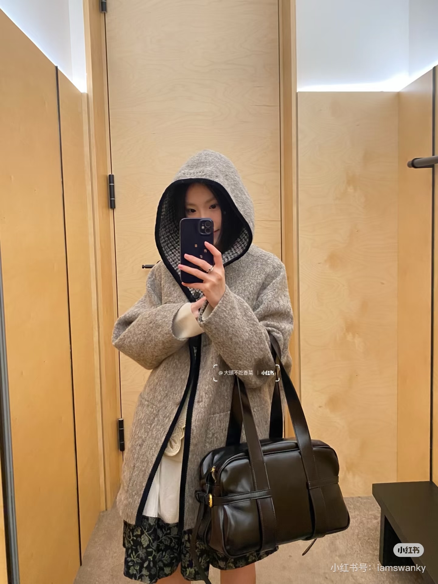 NO:715698,,,19860909,,,Women's clothing