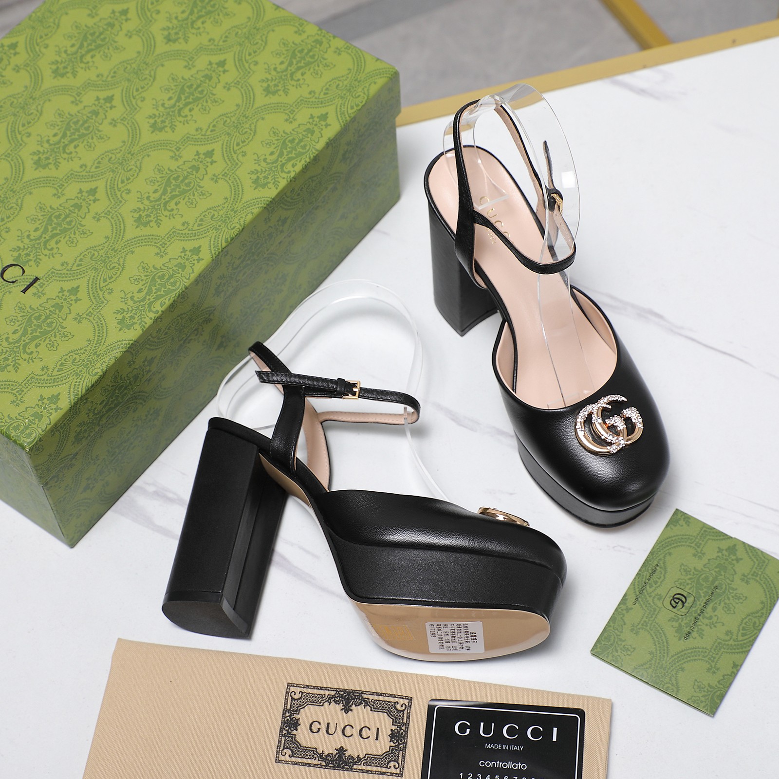 NO:166866,GUCCI spring new waterproof platform high heel shoe show Chiguhentian High School hollow sandals The large pair of G rhinestone buckles are fashionable and classic, brand style, with super recognition, each product is very competitive, may first and then produce super heel high series. GUCCI is not outdated, imported cowhide, imported leather inside, sole shoes original leather outsole, high heel 11.5cm, water typhoon 3.5cm, digital 35-42 (41 42 custom made, no return or exchange) Packaging GUCCI full set of original package Price, sandals, gucci, sandals, cowhide, Leather soles19860909GUCCI 春季款新防水台高跟走鞋款秀 驰古恨天高中空凉鞋 大双G水钻扣搭配起来时尚经典 有品牌风范 具有超辨高识度 各品大争牌恐先推后出超系跟高列 GUCCI不也落伍 面鞋进口牛皮 里内进口皮羊 底鞋原版真皮大底 高跟11.5cm 水防台3.5cm 数码35-42（41 42订做不退换） 装包GUCCI全套原包版装 价格,凉鞋,gucci,sandals,cowhide,Leather soles,Women's Shoes