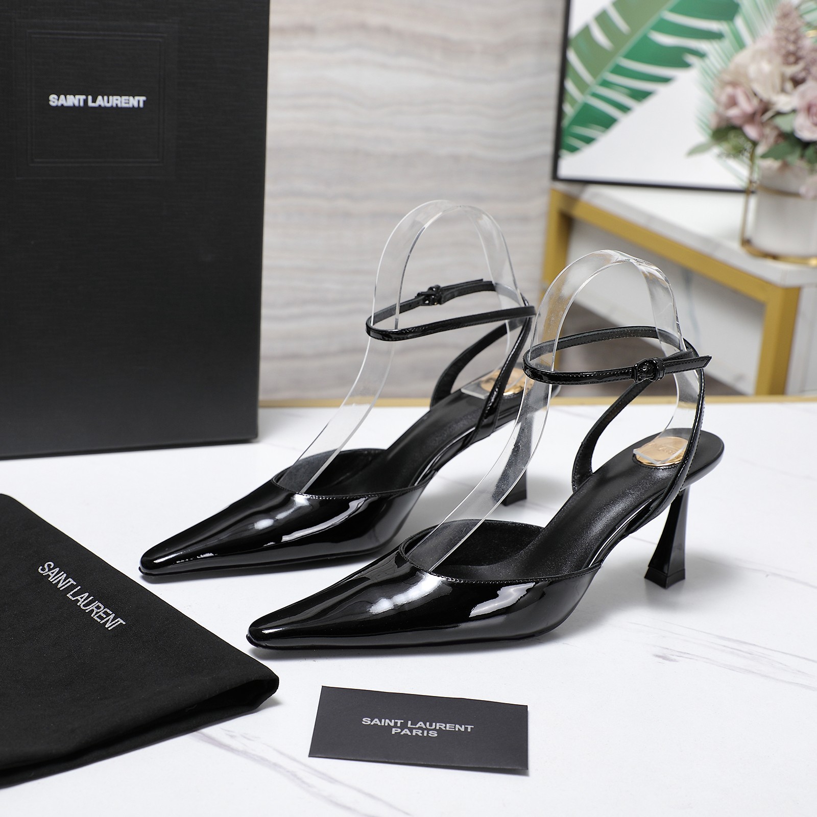 NO:166872,Saint Lauren*YSL Saint Laurent 25ss early spring new high-heeled sandals, amazing the audience, sex feels not good, fashion and comfort coexist essential items for goddesses. The upper is made of custom silk, tiptoe mixed-bred sheepskin in the inner imported leather outsole, heel height 7.5cm Size35-42 (41 42 customized), sandals, saint laurent, saint laurent, saint laurent, saint laurent, sandals, sheepskin, real silk, Leather soles19860909Saint Lauren*YSL圣罗兰 25ss早春新品高跟凉鞋 惊艳全场 性感到不行 时尚与舒适并存女神必备的单品 鞋面采用定制真丝 内里踮脚混种羊皮 意大利进口真皮大底 跟高7.5cm Size35-42（41 42定制）,凉鞋,saint laurent,saint laurent,saint laurent,sandals,sheepskin,real silk,Leather soles,Women's Shoes