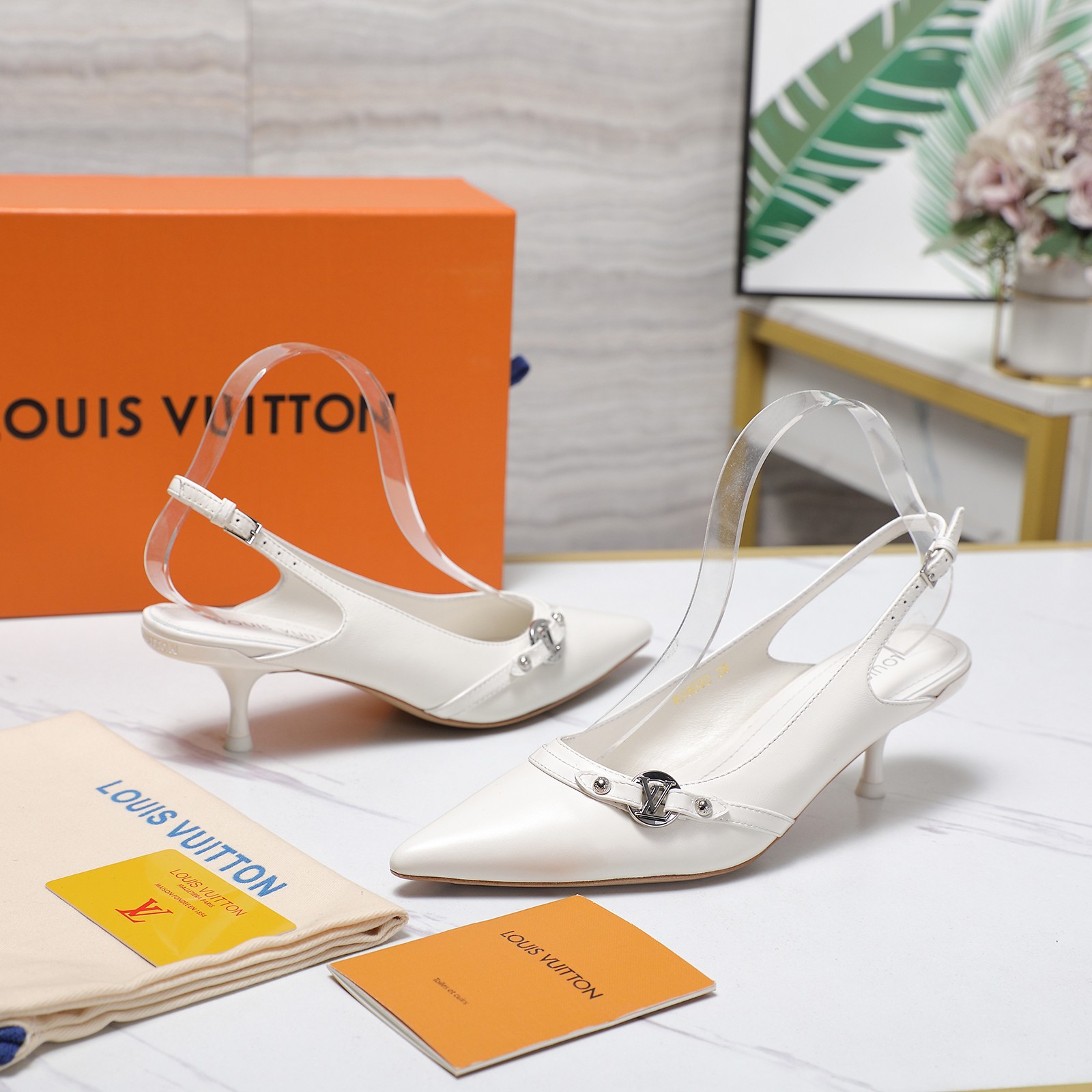 Louis Vuitton Urban Twist Slingback Pumps in White Leather with LV Circle 5 a1736413309319 6420