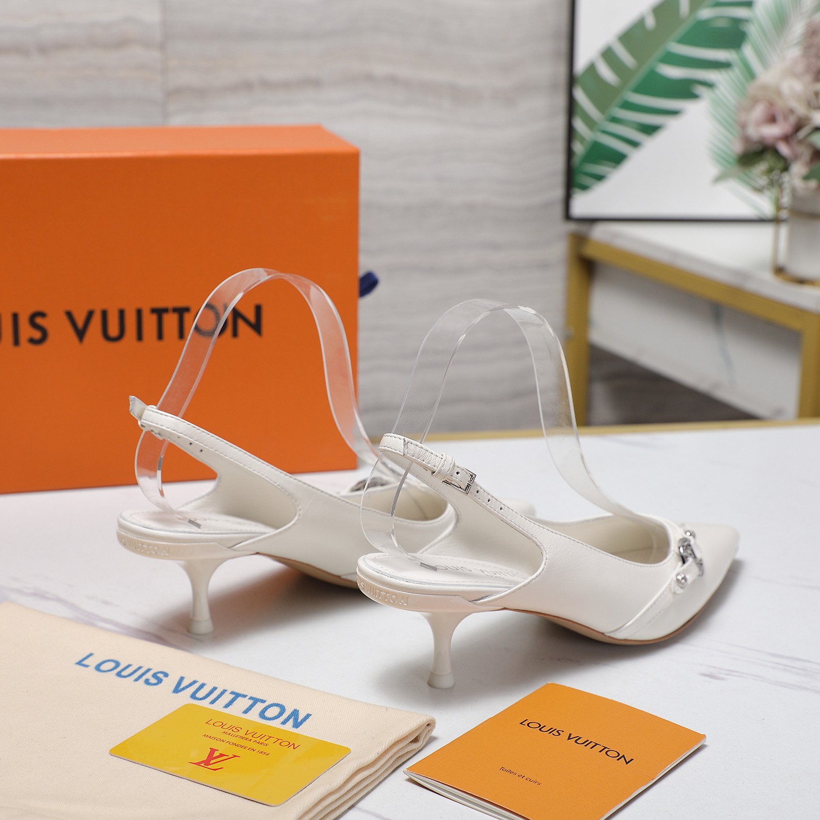 Louis Vuitton Urban Twist Slingback Pumps in White Leather with LV Circle 7 a1736413309322 1528