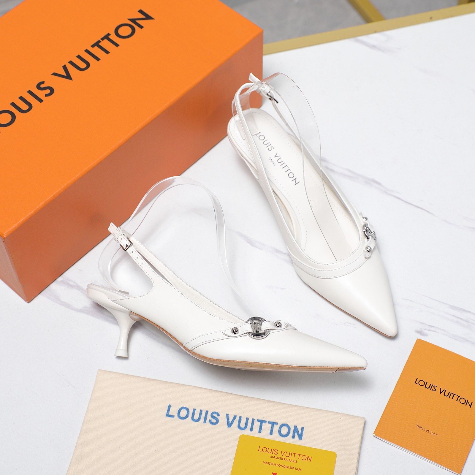 Louis Vuitton Urban Twist Slingback Pumps in White Leather with LV Circle 4 a1736413309363 1305