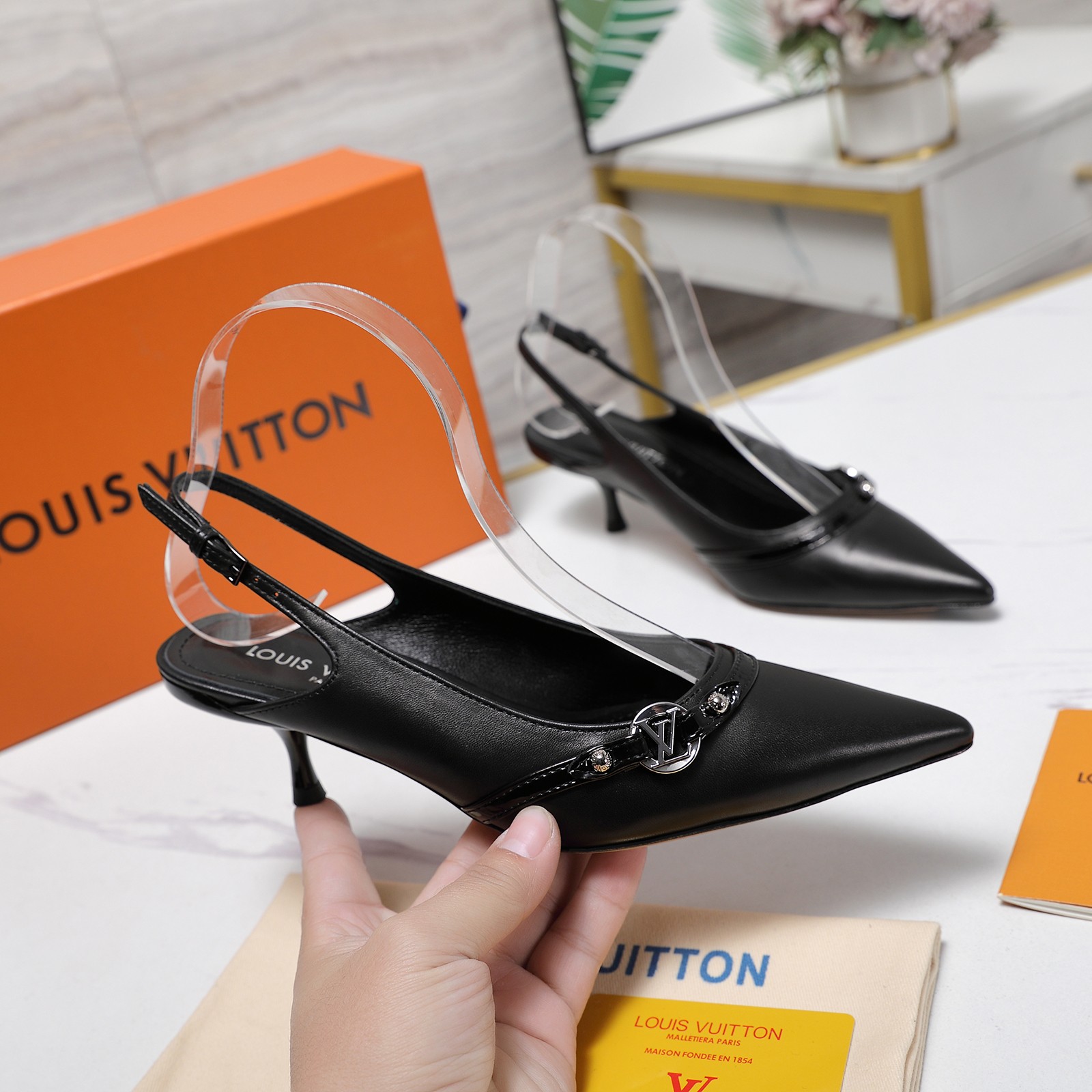 Louis Vuitton Urban Twist Slingback Pumps, Leather Kitten Heel, Pointed Toe 2 a1736413421618 5110