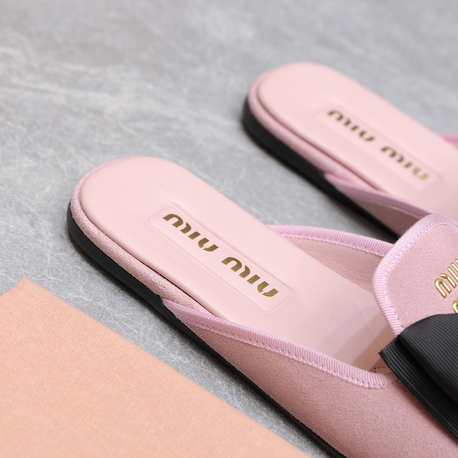 Miu Miu Bow-Embellished Leather Loafer Mules with Scalloped Perforations 6 a1736428776964 6156