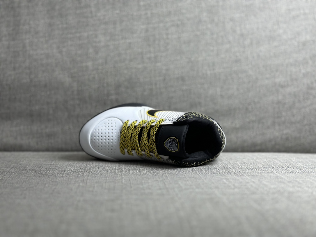 图片[2]-原图直出🌟 NK 科比4代儿童运动篮球鞋👟配色经典，脚感充实，包裹性强👍🏻弹跳效果好😜质感太棒了👏🏻是宝贝的最佳选择✅尺码30 31 32 33 34 35 36 37 38 39 40 41-选品中心