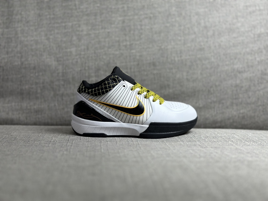 原图直出🌟 NK 科比4代儿童运动篮球鞋👟配色经典，脚感充实，包裹性强👍🏻弹跳效果好😜质感太棒了👏🏻是宝贝的最佳选择✅尺码30 31 32 33 34 35 36 37 38 39 40 41-选品中心