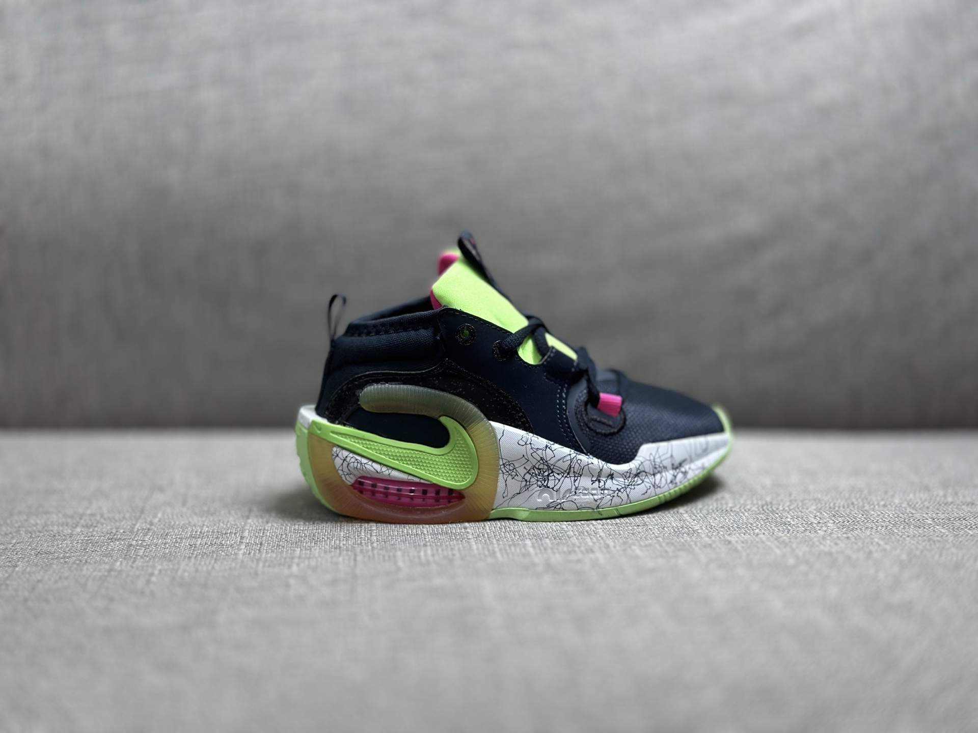 NO:211010,New children's shoes are available!  !  !  High quality classic fashion NIKE official OUTLETS ZOOM CROSSOVER lace-up practical basketball caddie shoes Size 28 29 30 31 32 33 34 35 36 37 38 39, Nike series,19860909新款童鞋上新！！！ 高品质 经典时尚NIKE官方OUTLETS 男女童ZOOM CROSSOVER 系带 实战篮球童鞋 码数28 29 30 31 32 33 34 35 36 37 38 39,耐克系列,,Children's