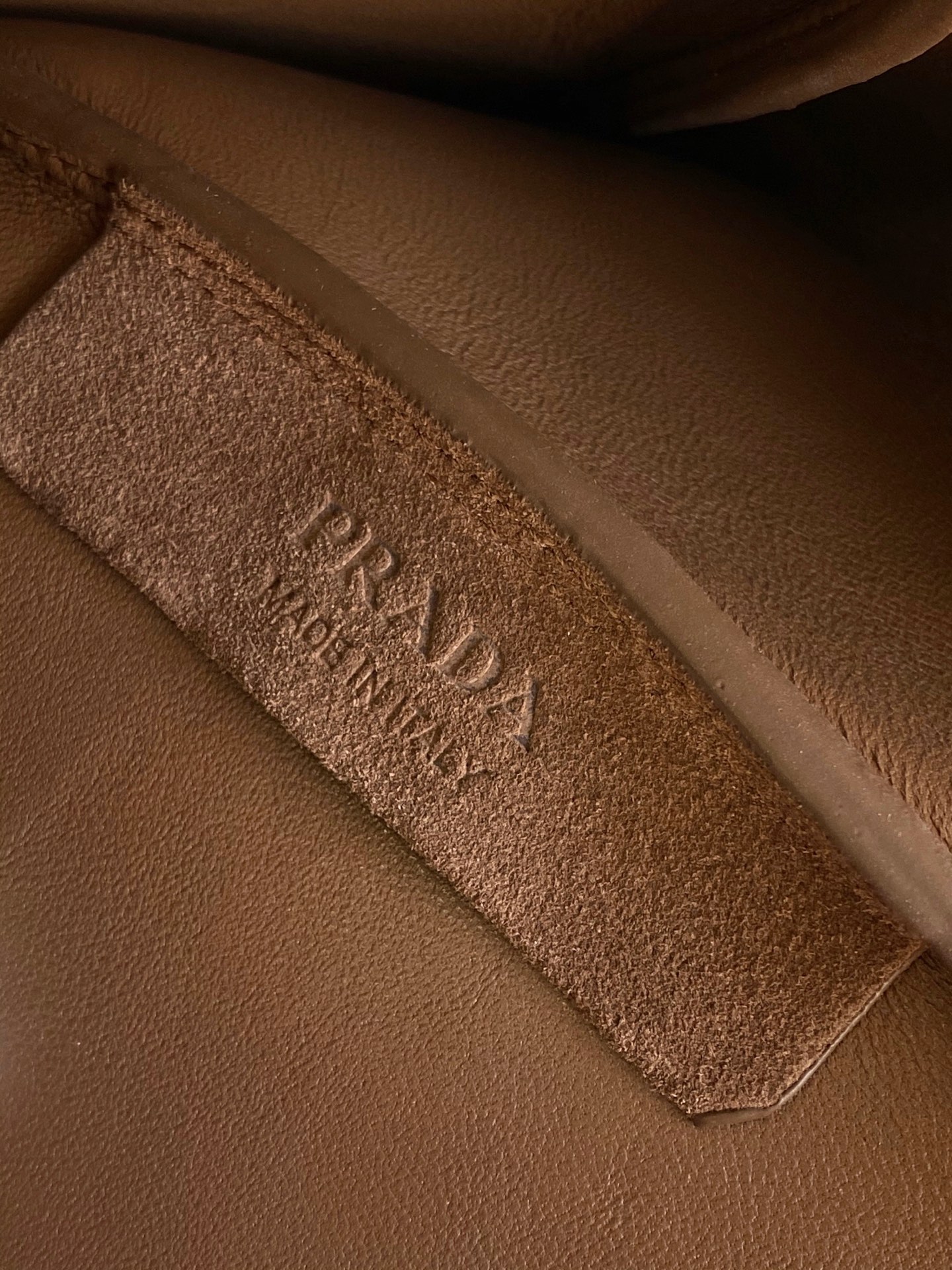 Prada 磨砂皮菜篮子 大号新款水桶包