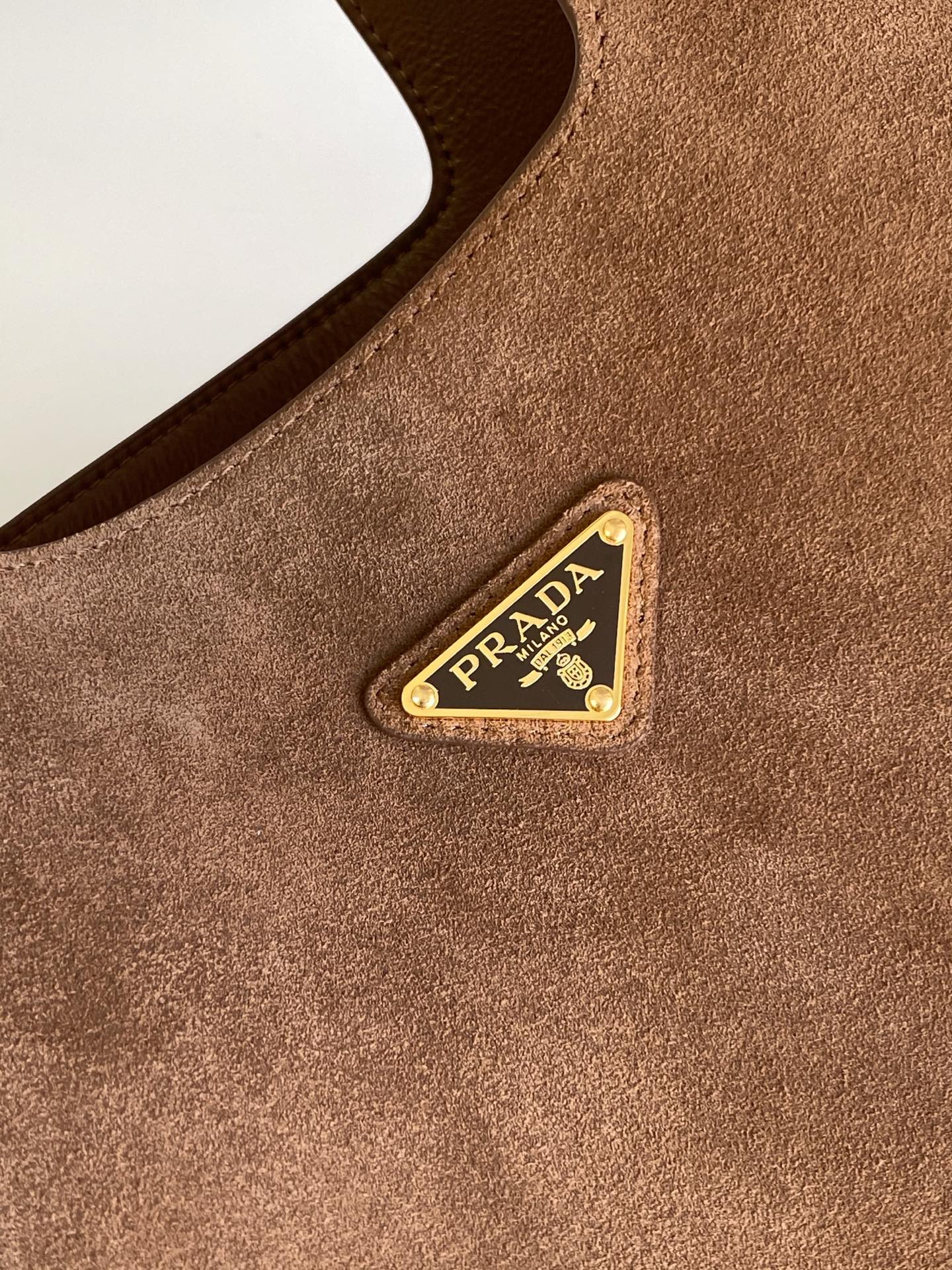 Prada 磨砂皮菜篮子 大号新款水桶包