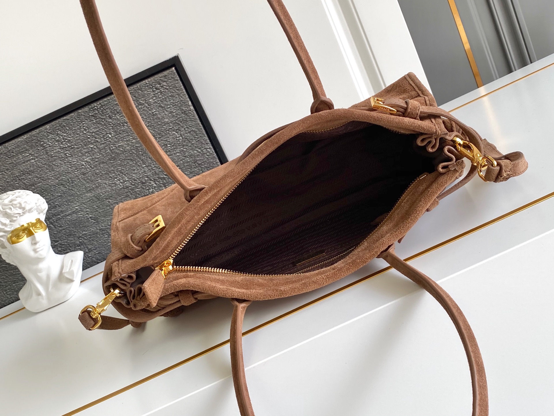 Fendi 新款首发 2024新品绒面LuxSoft手袋小号新款 LuxSoftBag