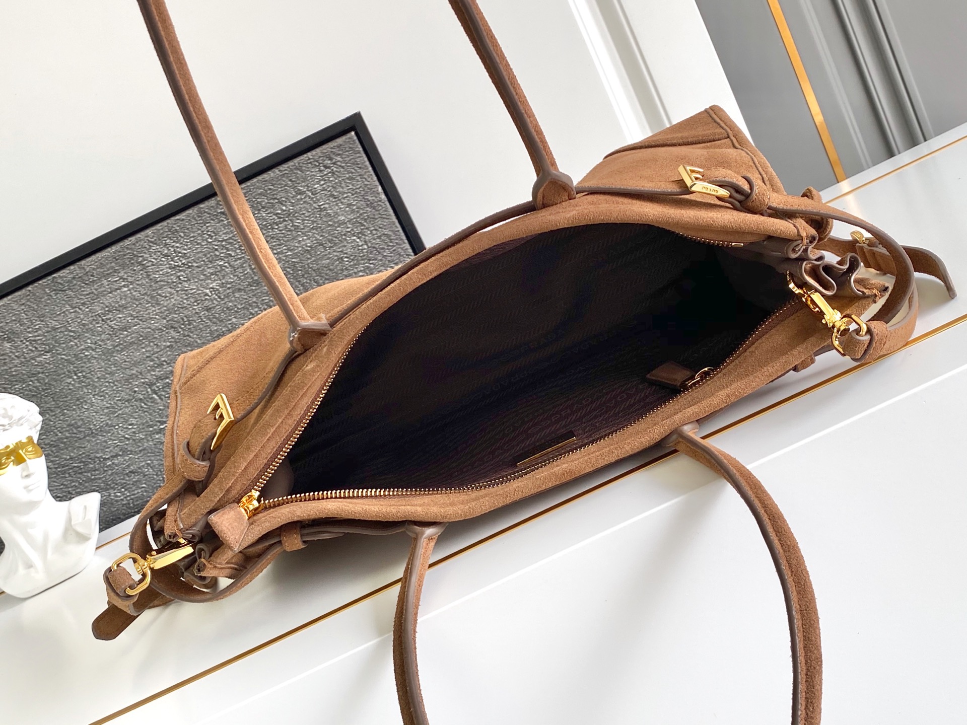 Fendi 新款首发 2024新品绒面LuxSoft手袋大号新款