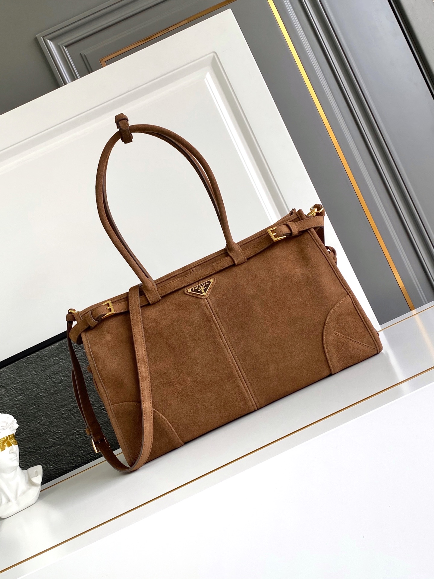 Fendi 新款首发 2024新品绒面LuxSoft手袋大号新款